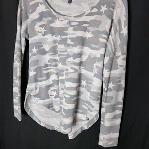 Lucky Brand Gray Star Camo Long Sleeve Top
